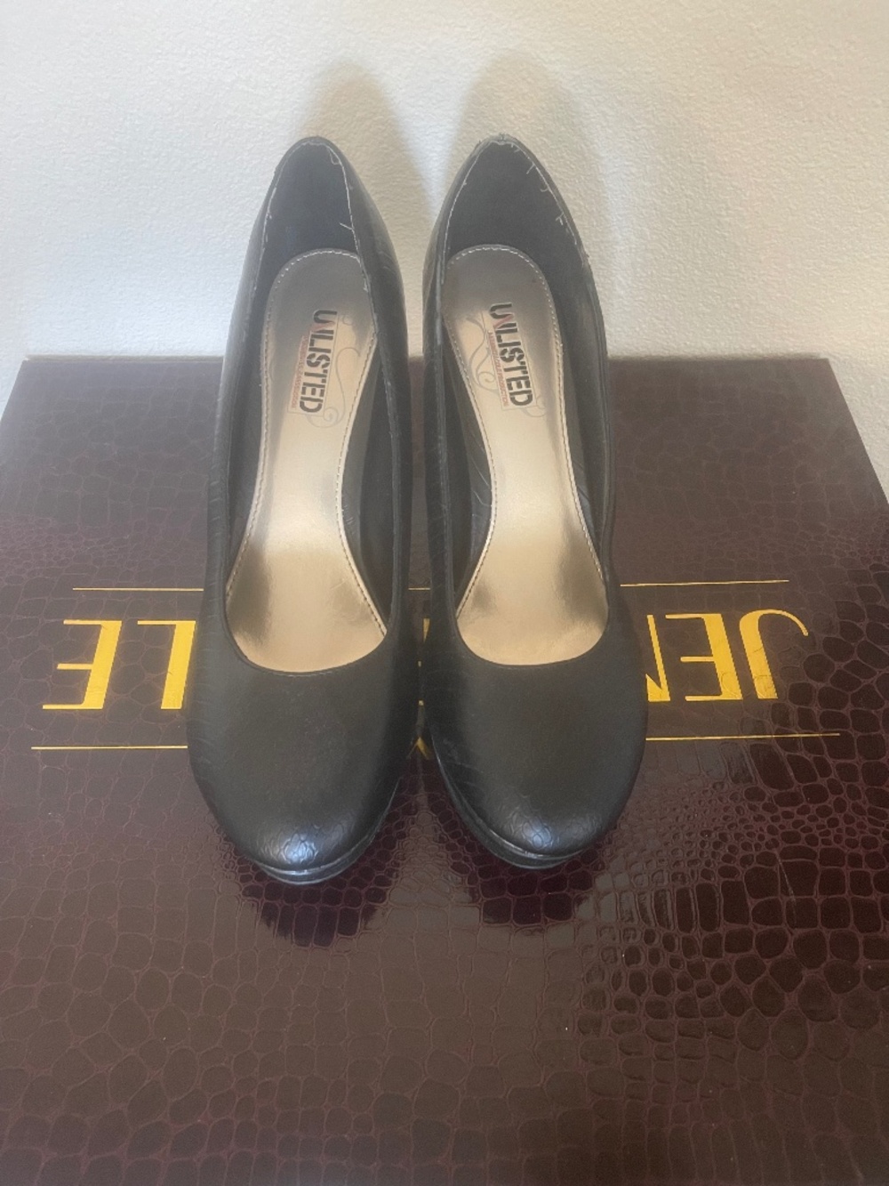 Kenneth Cole Unlisted Collection Black Heels